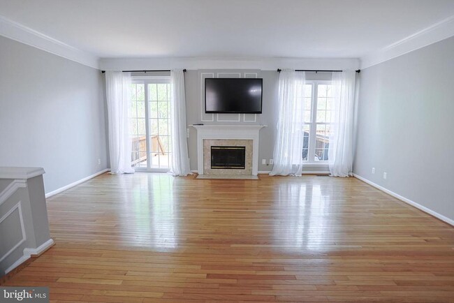 Building Photo - 3641 Bracknell Dr