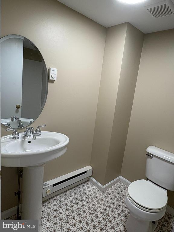 Building Photo - 419 Walnut St