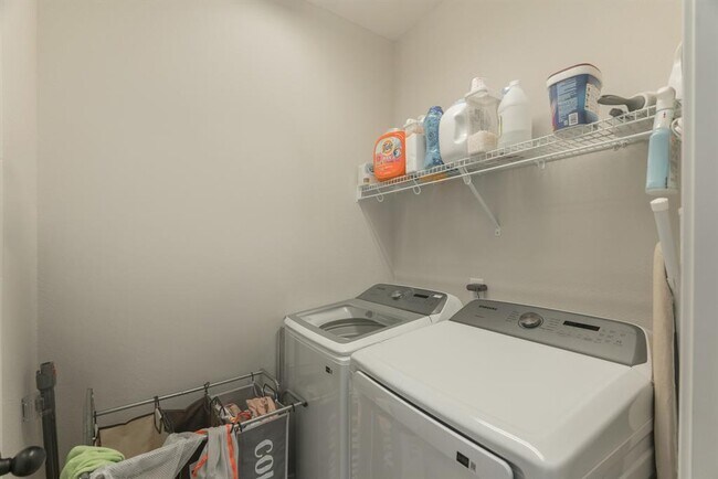Building Photo - 51 N Marshside Pl