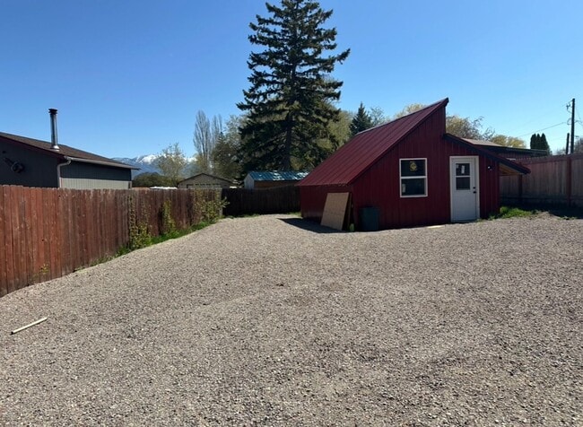 Building Photo - Custom Kalispell Home with Spectacular Views