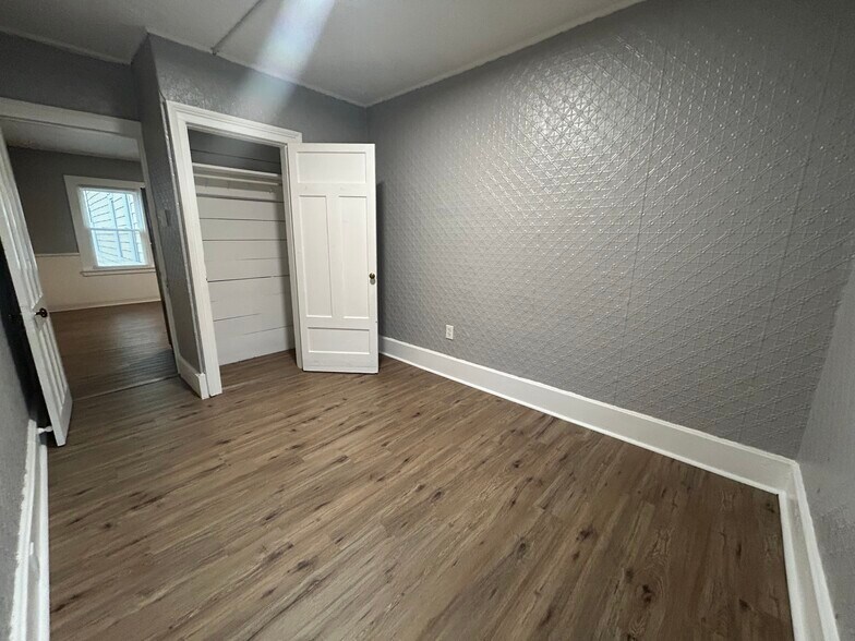 Building Photo - 24 4th St