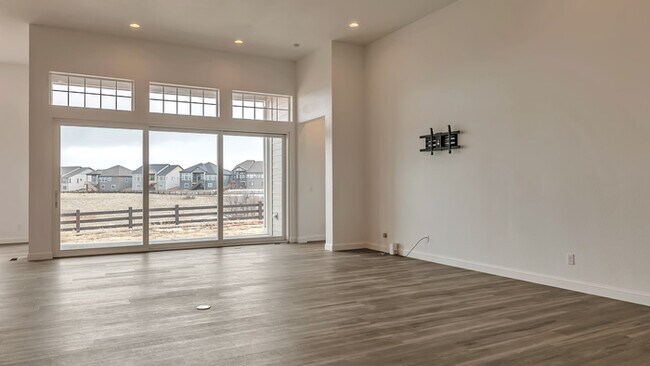 Building Photo - Beautiful Home in Canyons South!