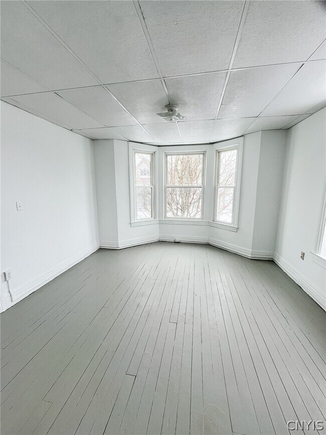 Building Photo - 911 State St