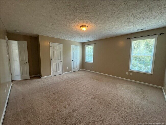 Building Photo - Experience Elegance: 4-Bedroom Gem with Granite Charm on Beaubien Drive