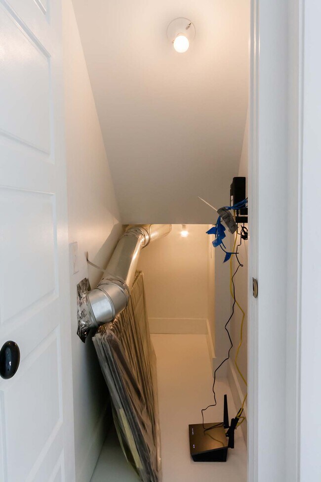 Building Photo - 318 Oak Street