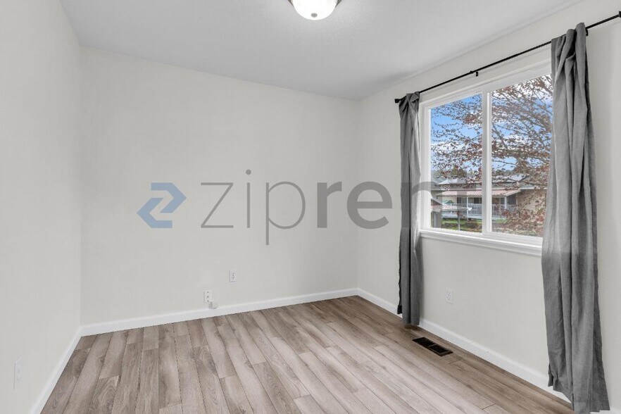 Building Photo - 7410 SW 173rd Pl