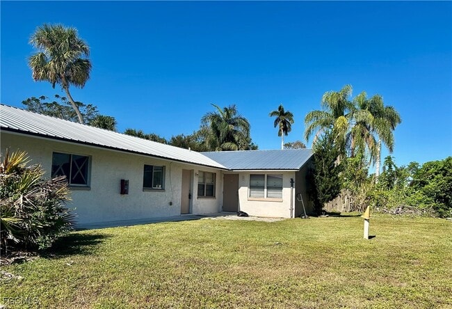 Primary Photo - 4265 Desoto Ave
