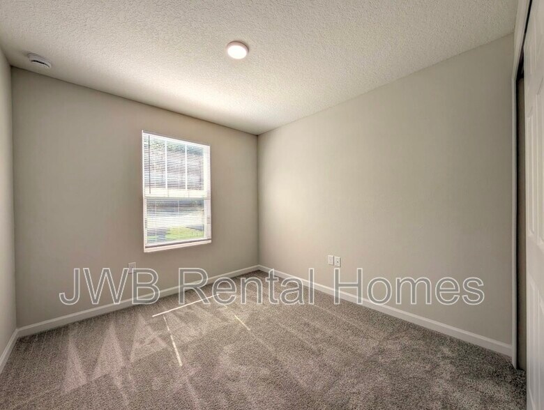Building Photo - 1126 Comanche St