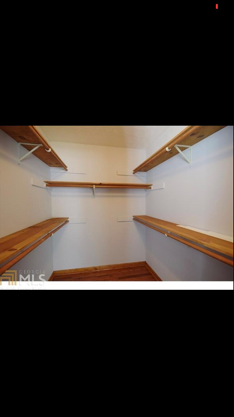 Building Photo - 1411 Glynn Oaks Dr SW