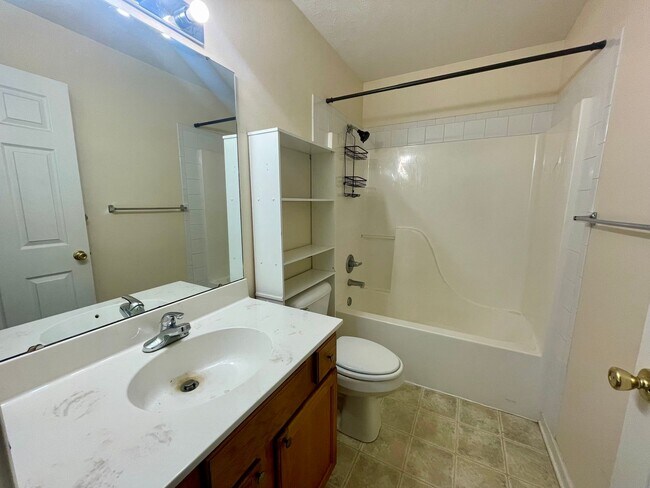 Building Photo - 1361 Davis St