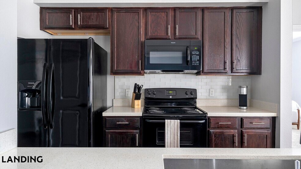 Building Photo - 14807 Woodland Hills Dr