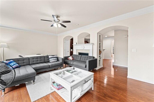 Building Photo - 11200 Brunson Dr