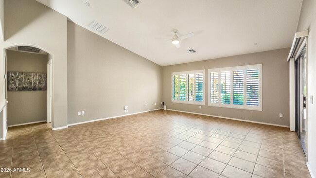 Building Photo - 15690 W Earll Dr