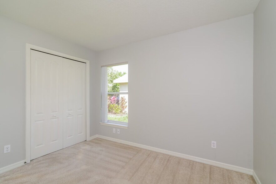 Building Photo - 5515 Lansdowne Way