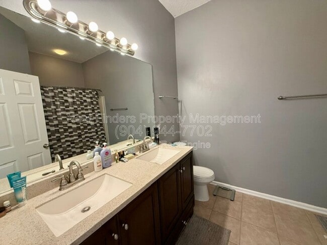 Building Photo - 12311 Kensington Lakes Dr