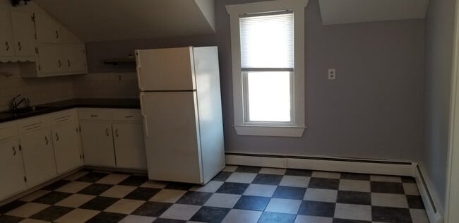 Kitchen - 301 New Britain Rd
