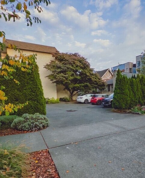 Primary Photo - 1522 18th Ave