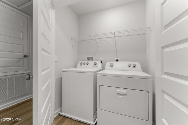 Building Photo - 1724 Jakes Dr