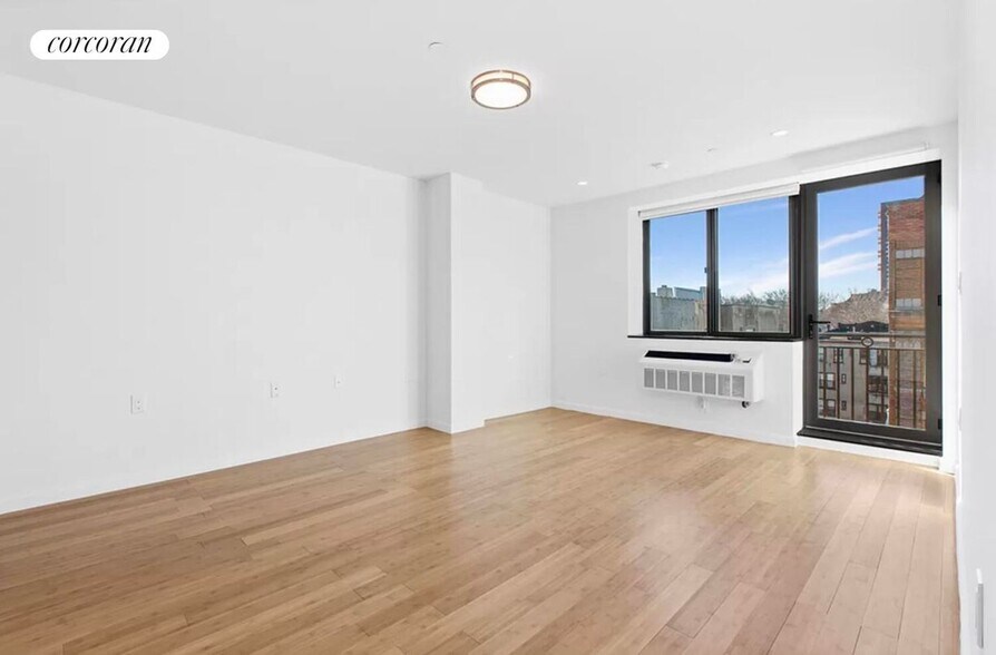 Building Photo - 433 E 115th St