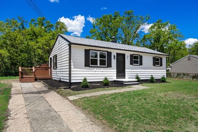 Building Photo - 7 Coville Dr