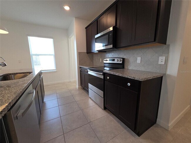 Building Photo - 2130 Bur Oak Blvd