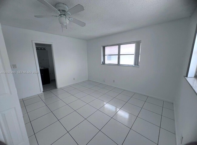 Building Photo - 2430 SW 81st Ave
