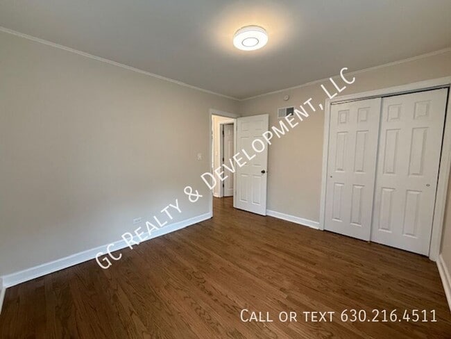 Building Photo - 318 S Hale St