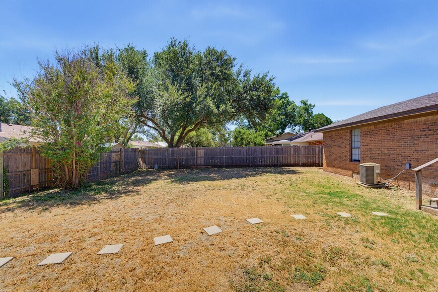 Building Photo - 3665 Trinity Ln