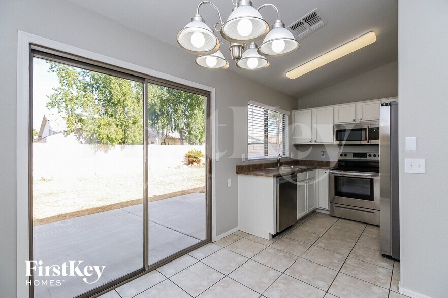 Building Photo - 2290 E Nunneley Ct