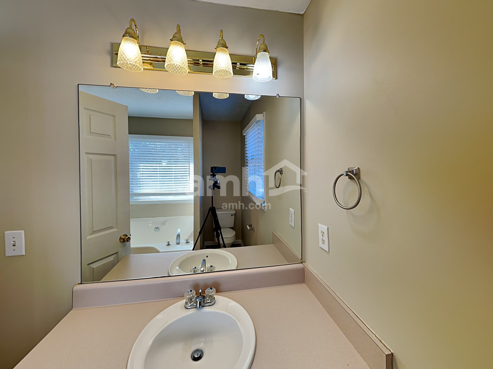 Building Photo - 76 Yellowstone Ln