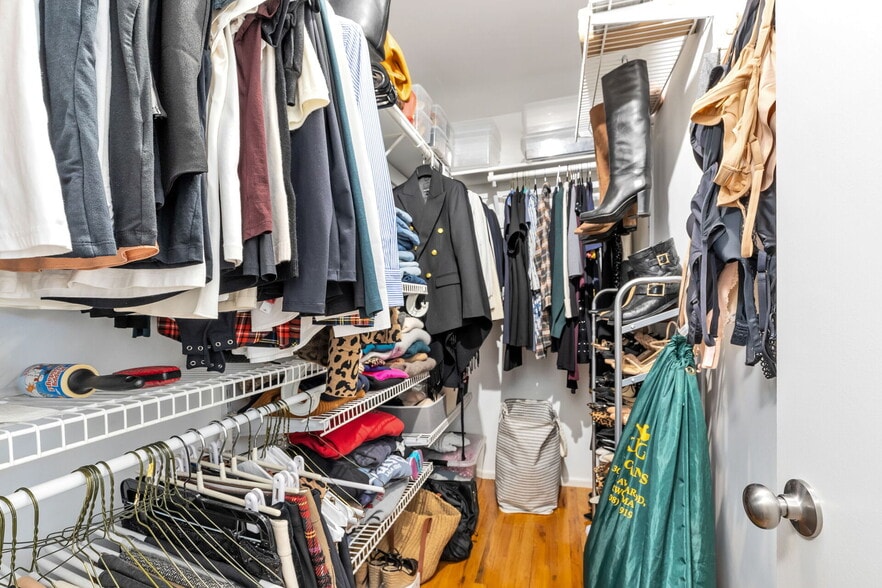 Walk in Closet - 216 Holly Street