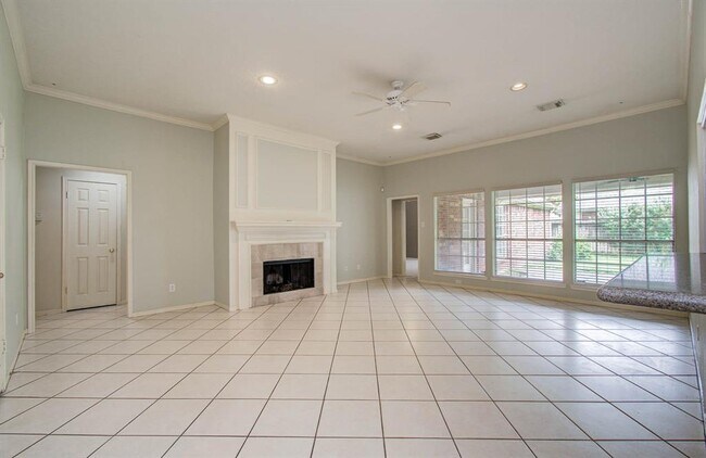 Building Photo - 16839 Willow Bend Ct
