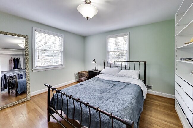 Building Photo - Beautiful Brick Home in the Heart of Chevy Chase
