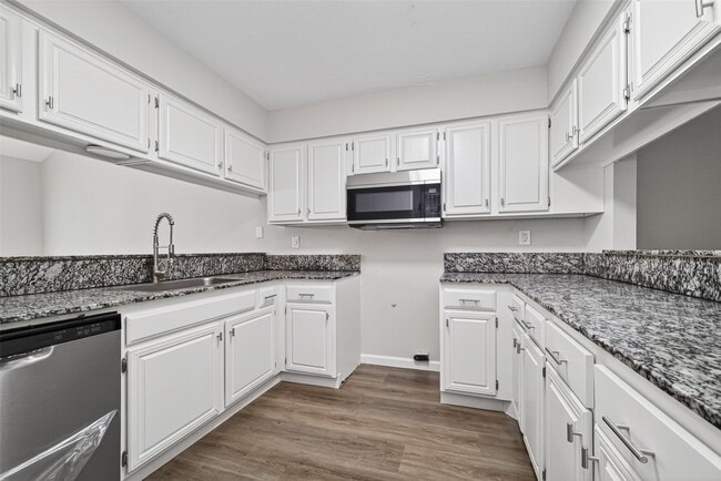 Building Photo - 12227 W Village Dr