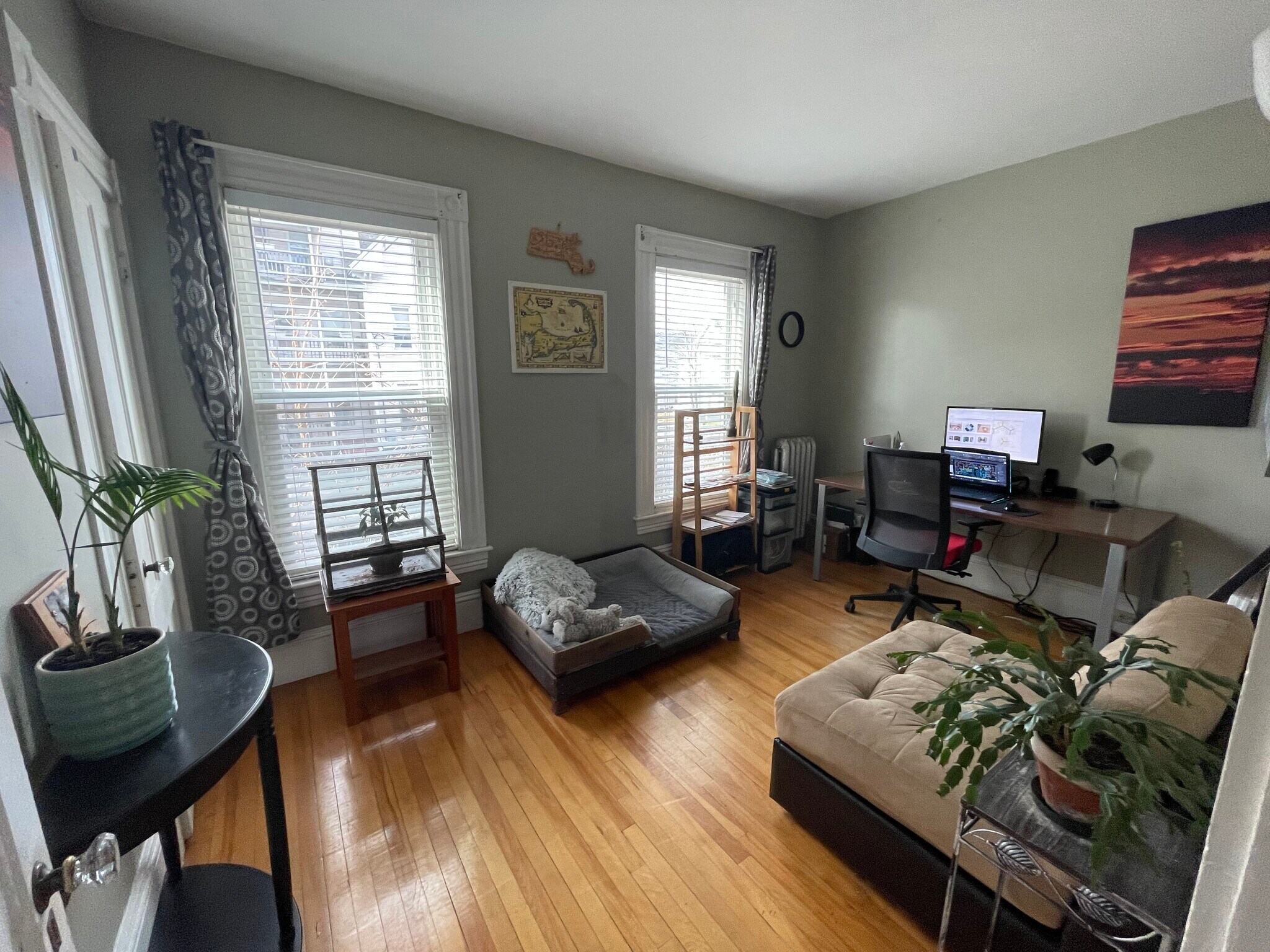 Bedroom/Office - 395 Hanover St