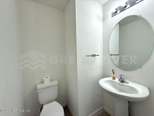 Building Photo - 8704 Lake George Cir W