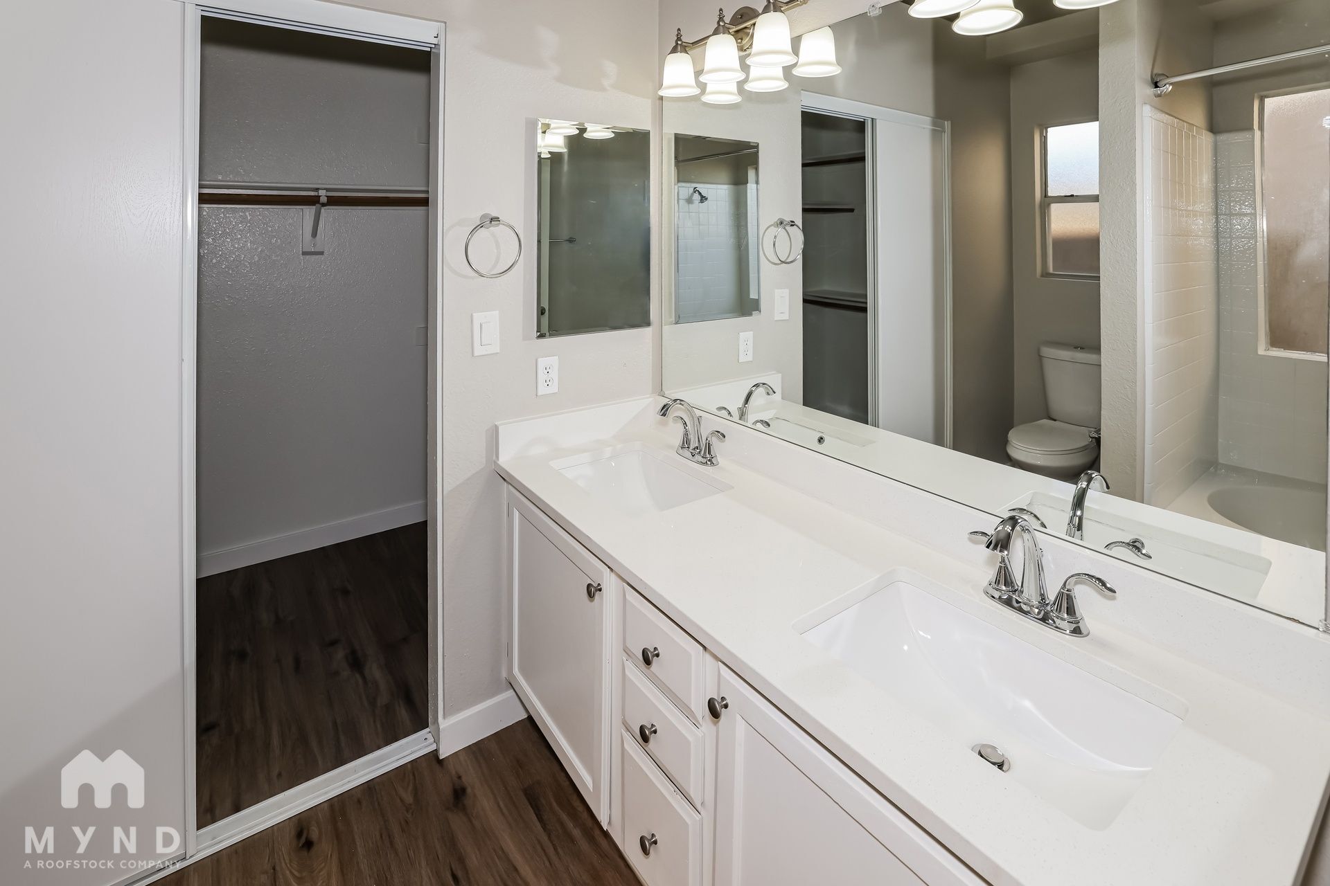 Building Photo - 3432 E Tonto Ln