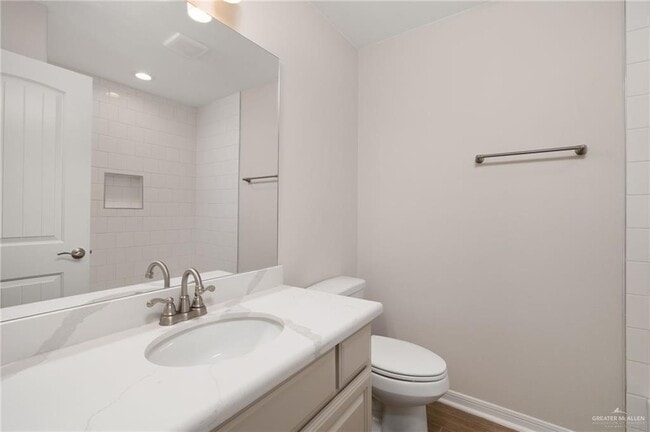 Building Photo - 17 Highland Ave