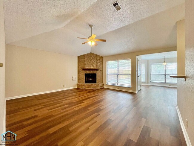 Building Photo - Charming 3-bedroom, 2-bath home near SeaWorld and Lackland AFB!