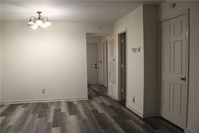 Building Photo - 1235 Sweet Pine Dr