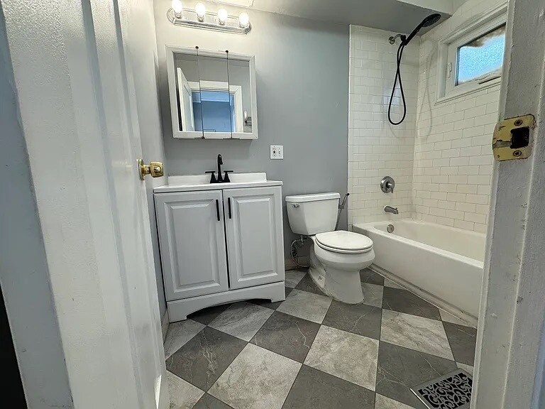 Building Photo - 1745 Brown Ave