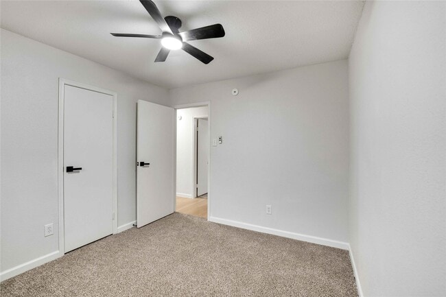 Building Photo - 12703 Redfern Dr