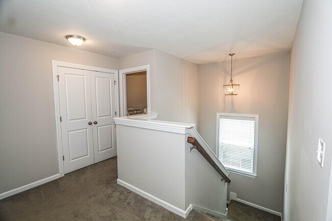 Building Photo - 987 Glenhaven Dr