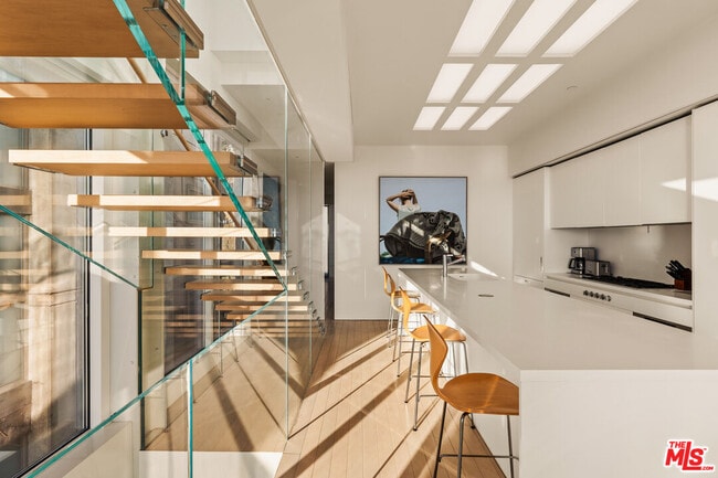 Building Photo - 1267 Palisades Beach Rd