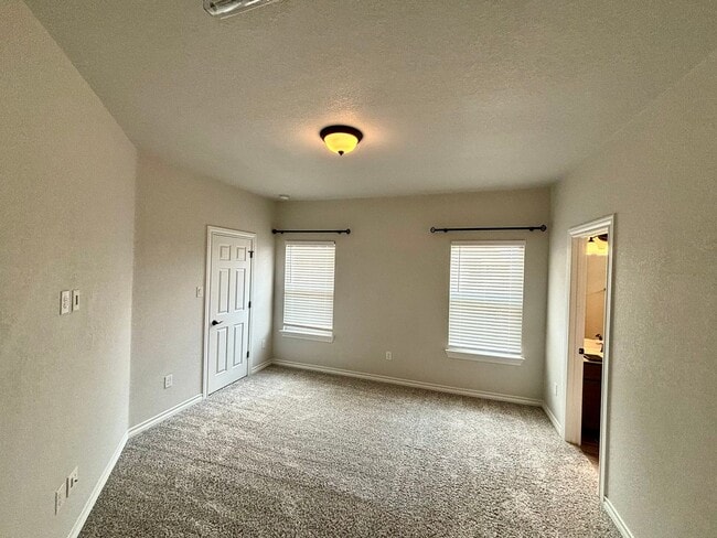 Building Photo - Luxury Living in Arcadia Ridge – Corner Lot, 3 Full Baths & Resort-Style Amenities!