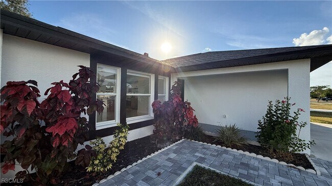 Building Photo - 1324 SE 22nd Terrace