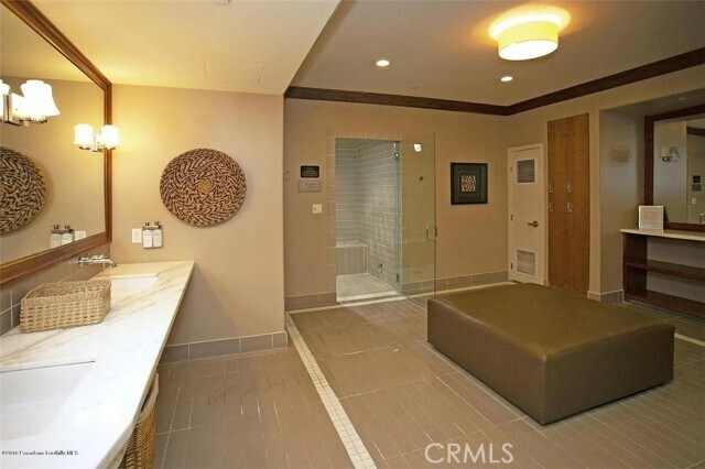 Building Photo - 511 Caruso Ave