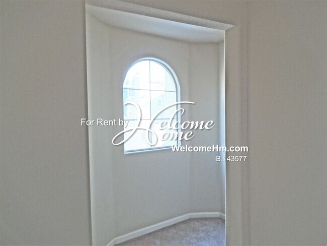 Building Photo - Spacious Triana North Townhome