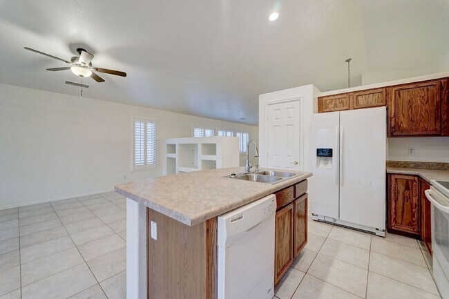 Building Photo - AVAILABLE NOW IN ESTRELLA MOUNTAIN RANCH!!!