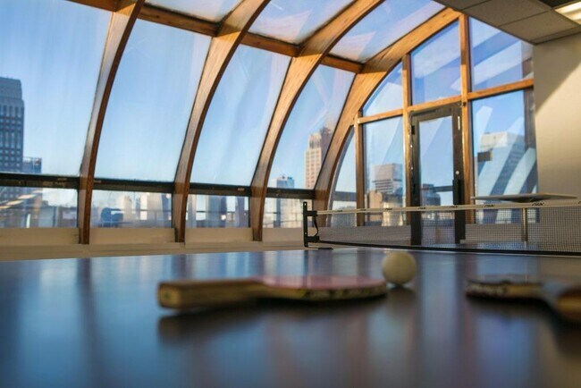 Building Photo - Newly rennovated unit in Manhattans greate...
